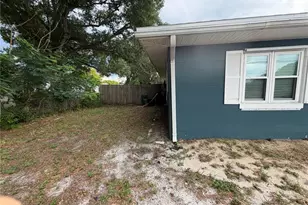 105 Lake Sears Dr, Winter Haven, FL 33880 - Photo 3