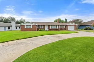 404 Coleman Dr, Winter Haven, FL 33884 - Photo 3