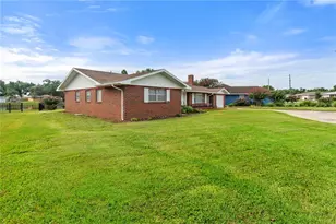 404 Coleman Dr, Winter Haven, FL 33884 - Photo 5