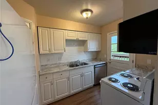 1920 E Edgewood Dr, Lakeland, FL 33803 - Photo 3