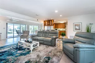 129 Cousley Dr SE, Port Charlotte, FL 33952 - Photo 13