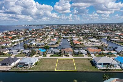 83 Colony Point Drive, Punta Gorda, FL 33950 - Photo 13