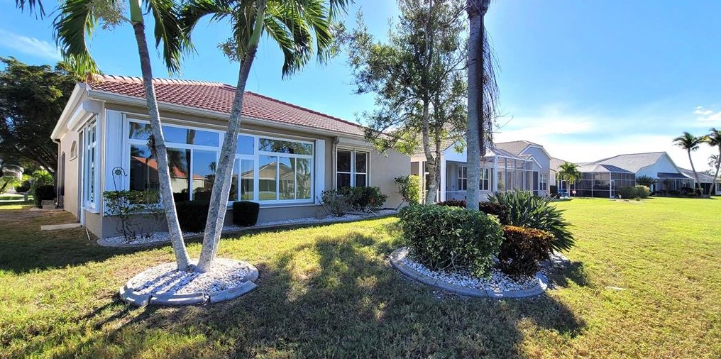 10185 Arrowhead Dr, Punta Gorda FL 33955-4704 exterior