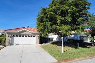 10185 Arrowhead Dr - Photo 3