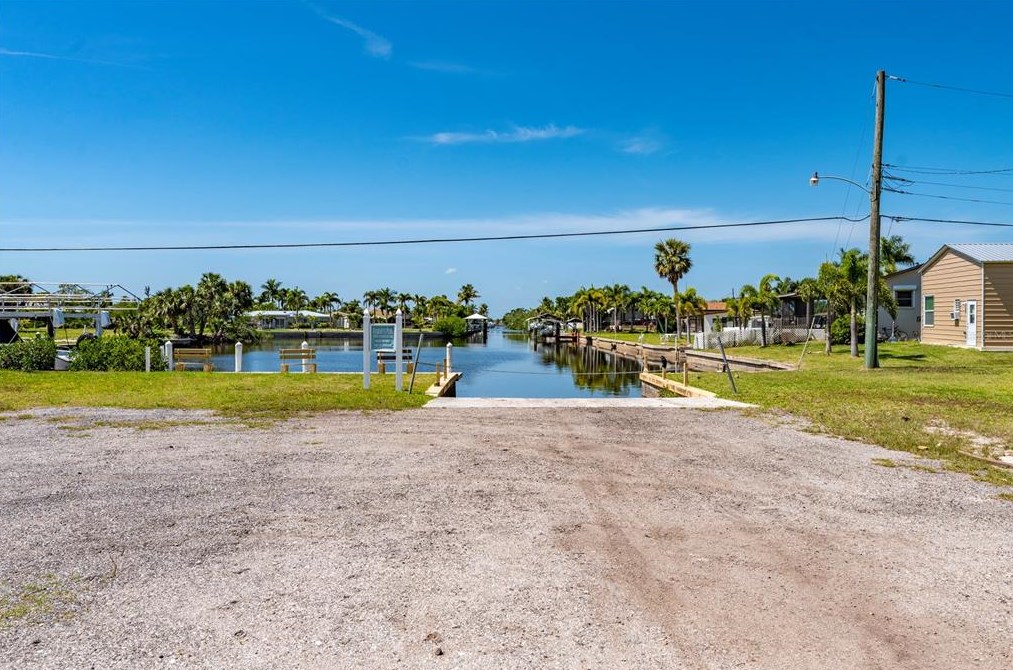 3319 Palm Dr, Punta Gorda FL  33950-3117 exterior