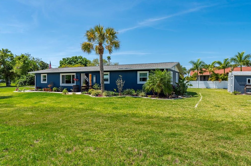 3319 Palm Dr, Punta Gorda FL  33950-3117 exterior