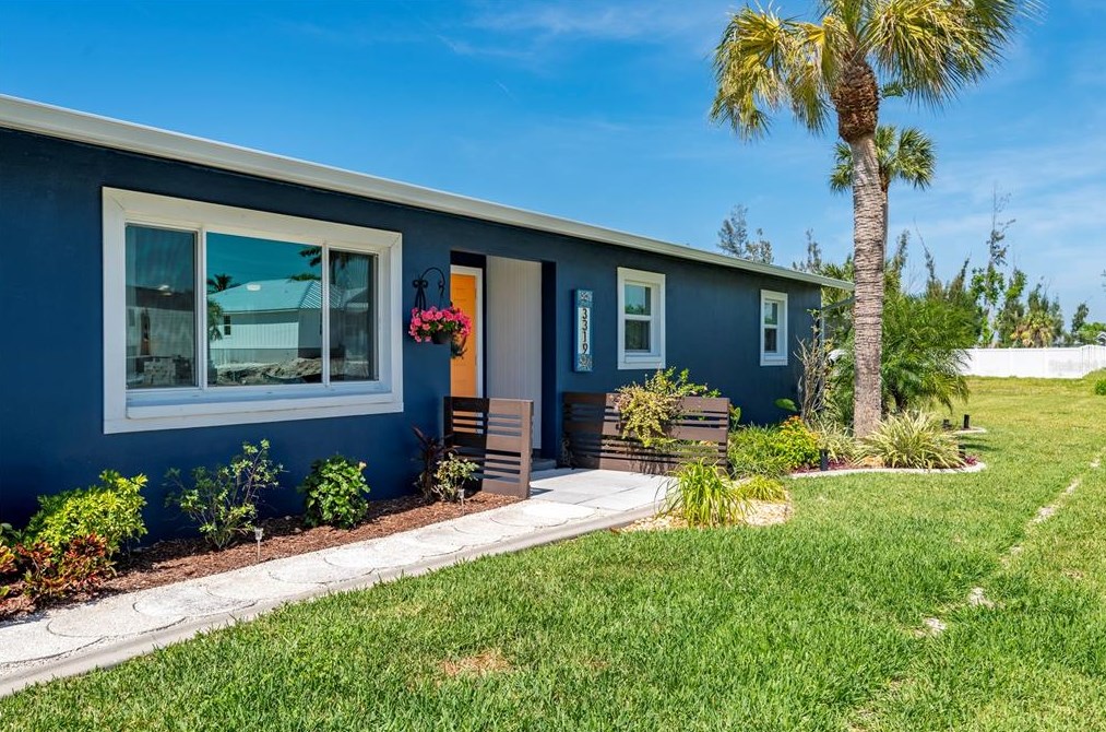 3319 Palm Dr, Punta Gorda FL  33950-3117 exterior