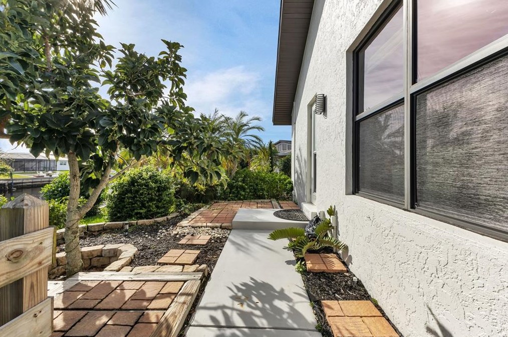 2824 Coral Way, Punta Gorda FL 33950-5033 exterior