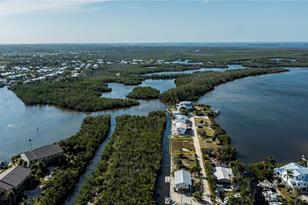 8153 Moyer Ln, Bokeelia, FL 33922 - Photo 13