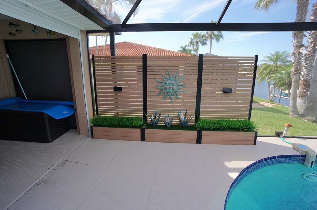 530 Monaco Dr, Punta Gorda FL 33950-7814 exterior