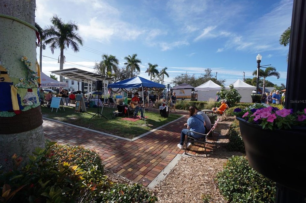 530 Monaco Dr, Punta Gorda FL 33950-7814 exterior