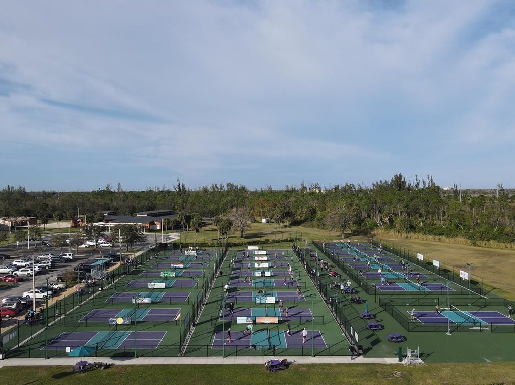 530 Monaco Dr, Punta Gorda FL 33950-7814 exterior