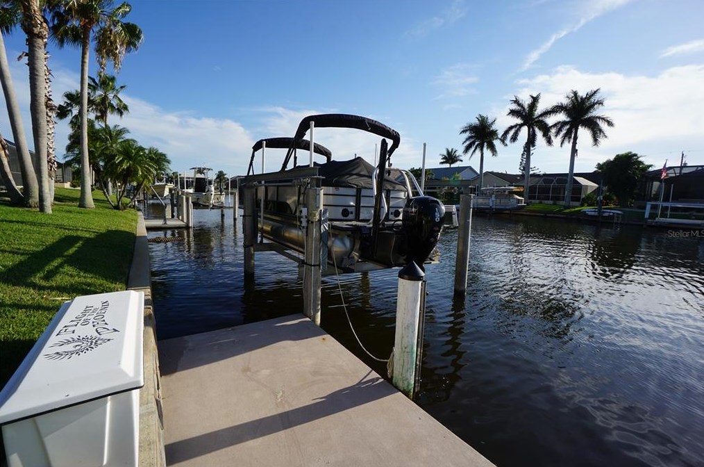 530 Monaco Dr, Punta Gorda FL 33950-7814 exterior