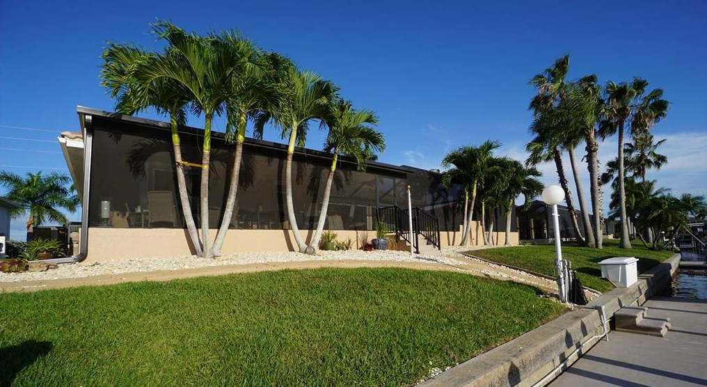 530 Monaco Dr, Punta Gorda FL 33950-7814 exterior