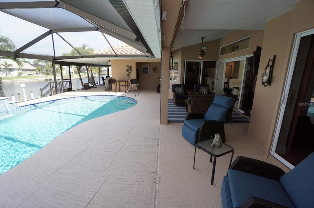 530 Monaco Dr, Punta Gorda FL 33950-7814 exterior