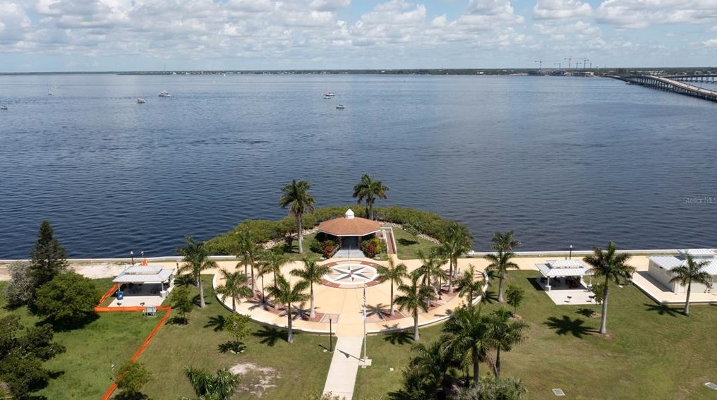 240 End Dr, Punta Gorda FL  33950-0300 exterior