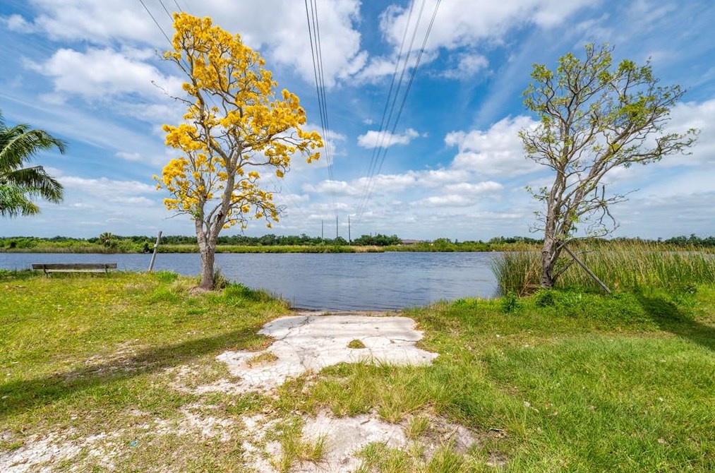 38883 Washington Loop Rd, Punta Gorda FL 33982-9532 exterior