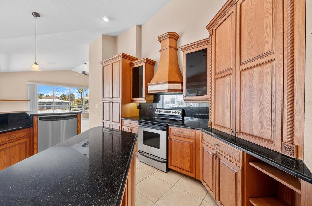 182 Gulfview Rd, Punta Gorda FL 33950-5122 exterior