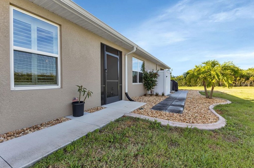7201 Lenox Cir, Punta Gorda FL 33950-1326 exterior