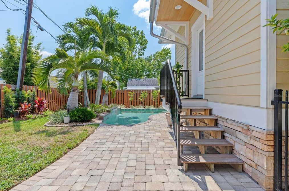 224 Harvey St, Punta Gorda FL 33950-4816 exterior