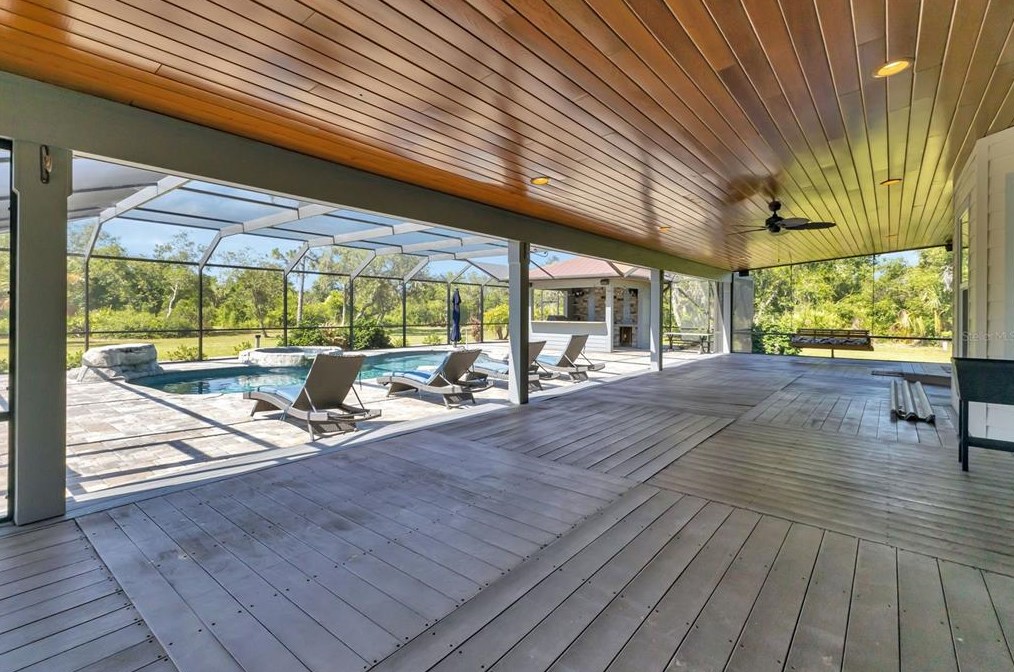 32377 Washington Loop Rd, Punta Gorda FL 33982-9676 exterior