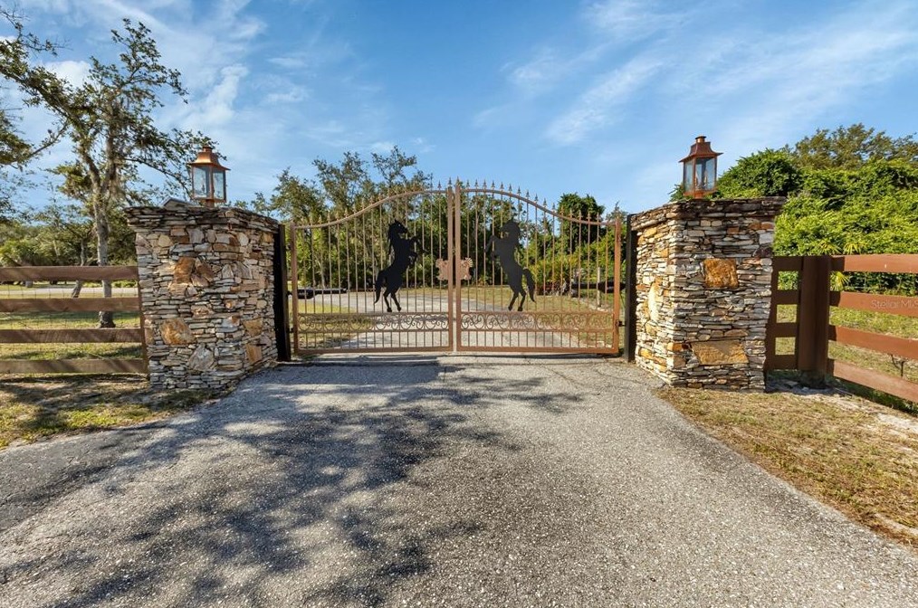 32377 Washington Loop Rd, Punta Gorda FL 33982-9676 exterior