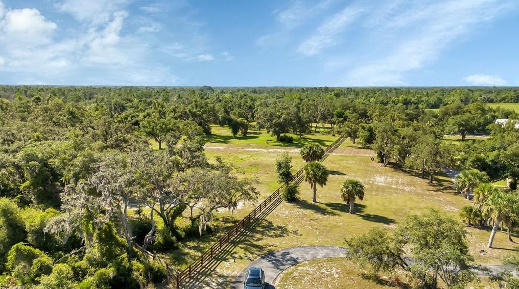 32377 Washington Loop Rd, Punta Gorda FL 33982-9676 exterior