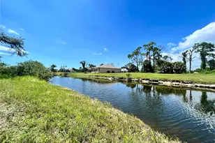 76 Mark Twain Ln, Rotonda West, FL 33947 - Photo 1