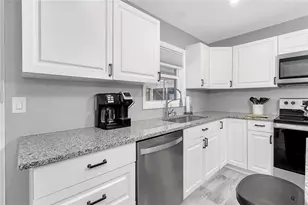 60 Golfview Rd, Rotonda West, FL 33947 - Photo 17