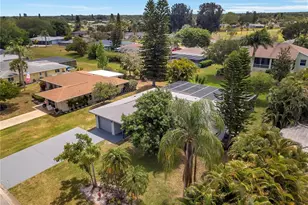 60 Golfview Rd, Rotonda West, FL 33947 - Photo 3