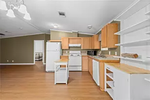 2100 Kings Hwy, Port Charlotte, FL 33980 - Photo 5