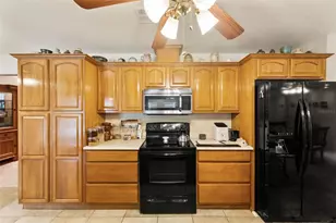 543 Lincoln Ave NW, Port Charlotte, FL 33952 - Photo 7