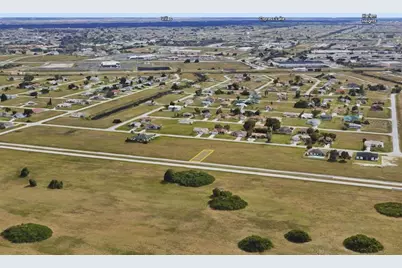 2008 Diplomat Parkway E, Cape Coral, FL 33909 - Photo 5