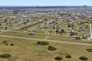 2008 Diplomat Pkwy E, Cape Coral, FL 33909 - Photo 5