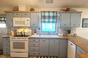 6501 Center Ln, North Port, FL 34287 - Photo 11