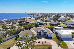 2124 Cornwallis Pkwy, Cape Coral, FL 33904 - Photo 5