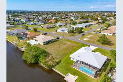 128 SW 34th Lane, Cape Coral, FL 33914 - Photo 5