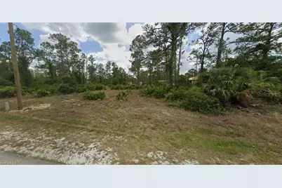 2902 E 23rd St, Alva, FL 33920 - Photo 3