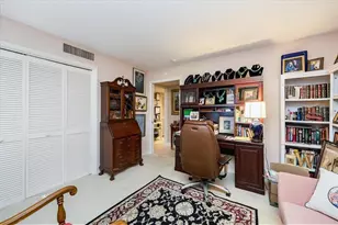 105 Clubhouse Dr, Naples, FL 34105 - Photo 11