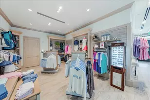 105 Clubhouse Dr, Naples, FL 34105 - Photo 17