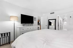 600 Sutton Pl, Longboat Key, FL 34228 - Photo 13