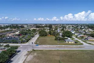 758 SW 4th St, Cape Coral, FL 33991 - Photo 9