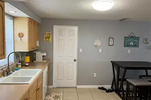 705 Crestview Cir NW, Port Charlotte, FL 33948 - Photo 3