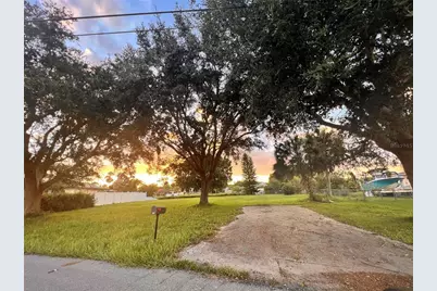 550 E Tarpon Boulevard NW, Port Charlotte, FL 33952 - Photo 5