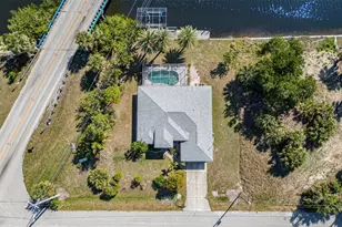 4010 Yucatan Cir, Port Charlotte, FL 33948 - Photo 3