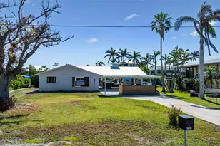 2560 Baybreeze St, Saint James City, FL 33956 - Photo 5