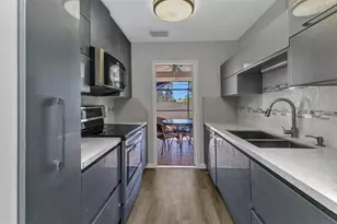 428 Briarwood Rd, Venice, FL 34293 - Photo 17