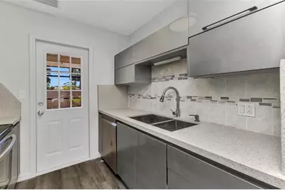 428 Briarwood Road, Venice, FL 34293 - Photo 15