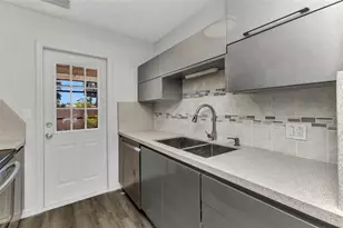 428 Briarwood Rd, Venice, FL 34293 - Photo 15