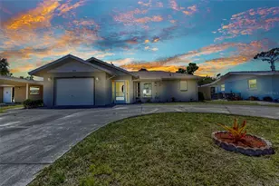 428 Briarwood Rd, Venice, FL 34293 - Photo 3